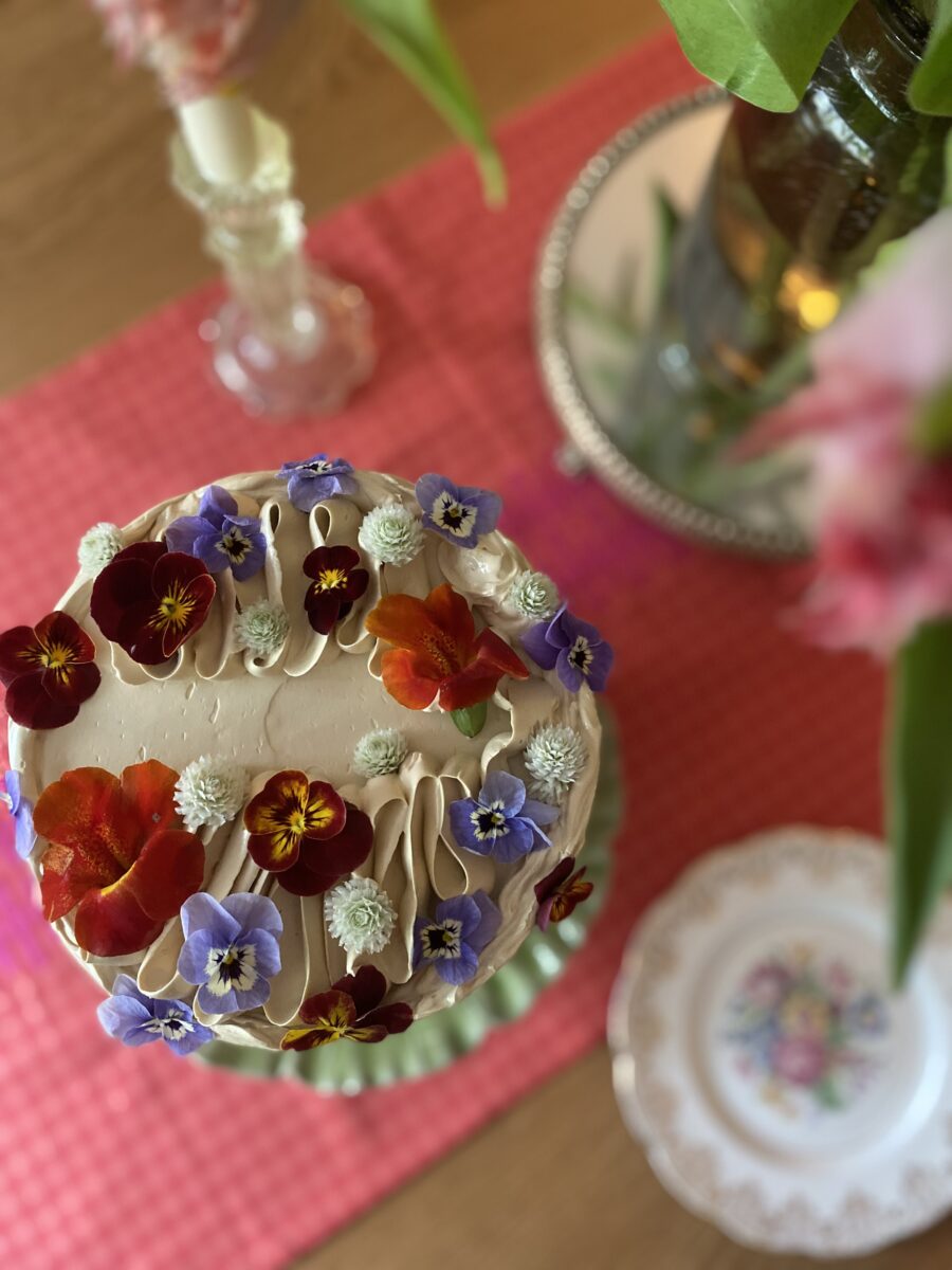Earl Grey Tea Cake with Vanilla Buttercream and edible flowers